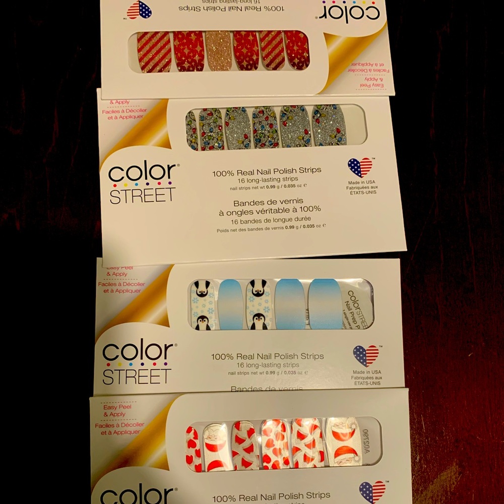 CHRISTMAS Color street (5 ) sets + free facemask !